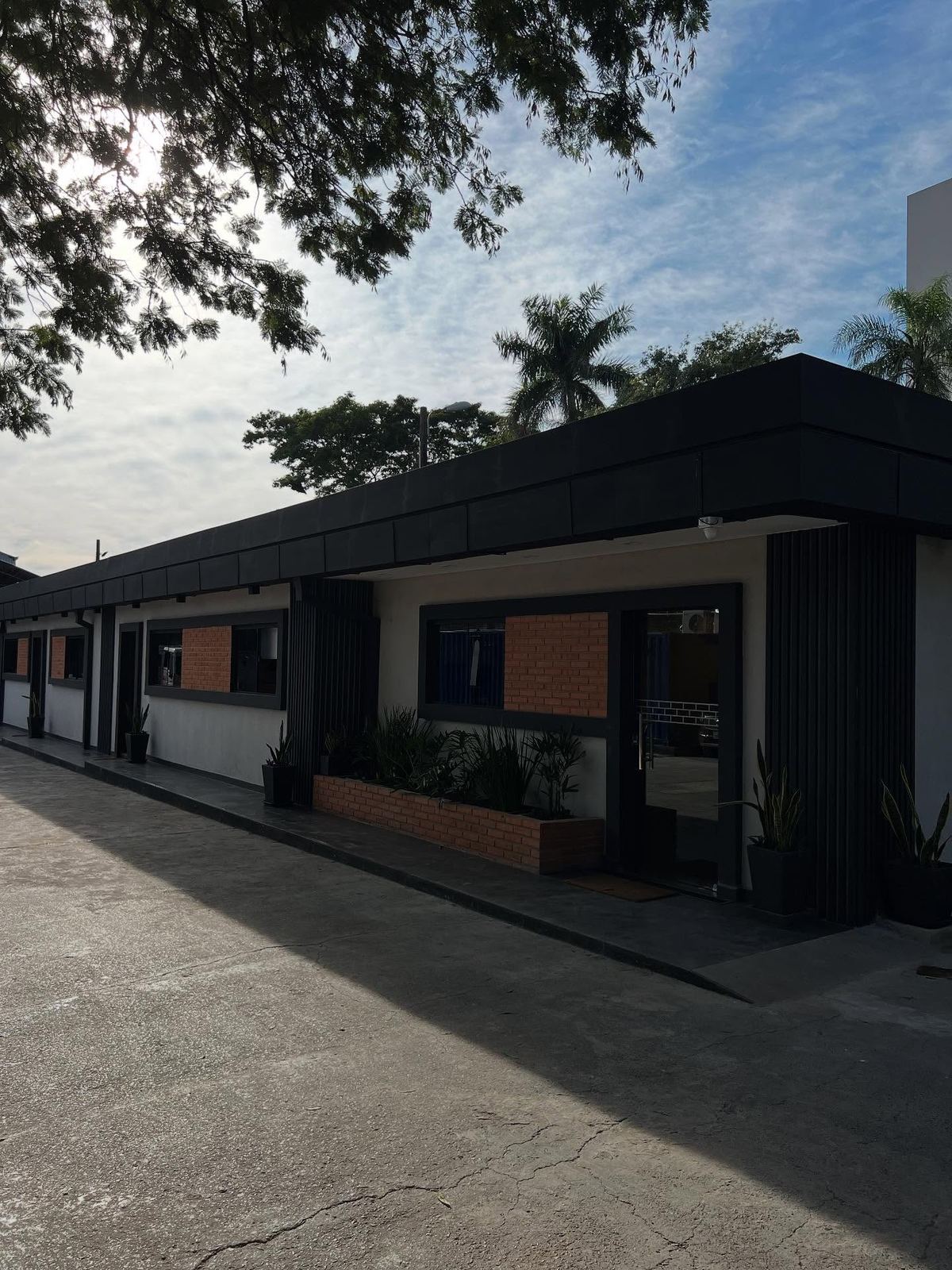 La oficina terminada por MCI